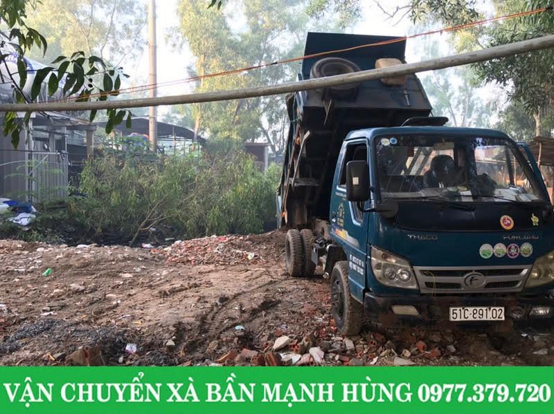 Xe Ba Gác Chở Rác Tại Quận Bình Tân