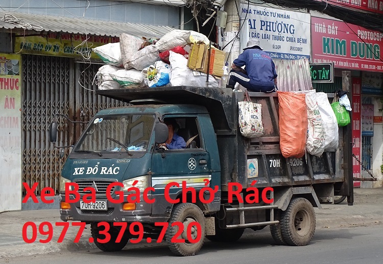 Xe Ba Gác Chở Rác Tại Bình Tân
